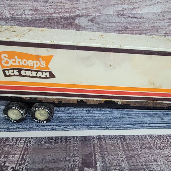 Vintage Nylint pressed steel Schoeps ice cream semi trailer white and orange - Picture 9 of 15